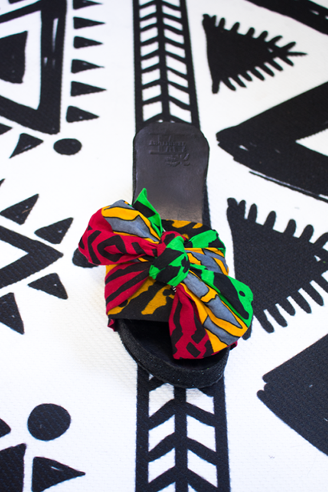 Lioness Mudcloth Bow Slide